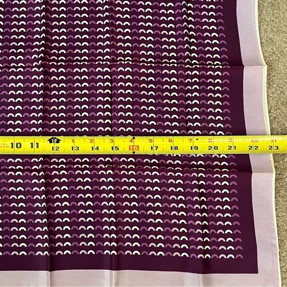 Vintage Scarf 23” square Purple Mod print 1960-70s Acetate hand rolled edges - Picture 3 of 6